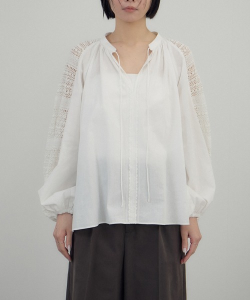 SALON adam et rope'(サロン アダム エ ロペ)の「【WEB限定】レースアクセントブラウス(シャツ/ブラウス・レディース・ブラック/オフホワイト・FREE)」の14枚目の写真
