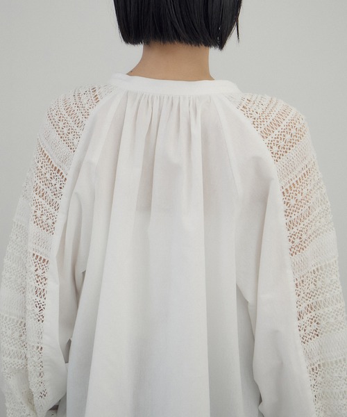 SALON adam et rope'(サロン アダム エ ロペ)の「【WEB限定】レースアクセントブラウス(シャツ/ブラウス・レディース・ブラック/オフホワイト・FREE)」の22枚目の写真