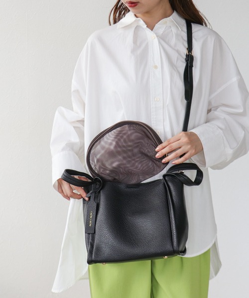 Cepica(セピカ)の「ミニショルダー付ソフトフェイクレザーバッグ(ショルダーバッグ・レディース・シルバー/ブラック・FREE)」の6枚目の写真