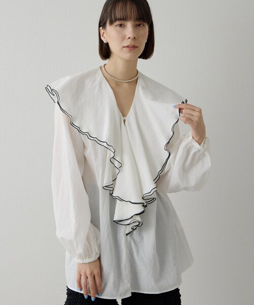 Whim Gazette（ウィムガゼット）の「ローンフリルブラウス（シャツ/ブラウス・レディース・ネイビー/オフホワイト・FREE）」の3枚目の写真