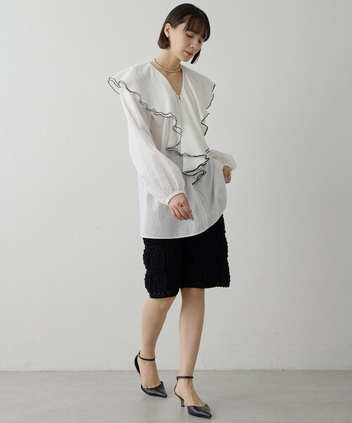 Whim Gazette（ウィムガゼット）の「ローンフリルブラウス（シャツ/ブラウス・レディース・ネイビー/オフホワイト・FREE）」の12枚目の写真