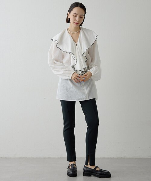 Whim Gazette（ウィムガゼット）の「ローンフリルブラウス（シャツ/ブラウス・レディース・ネイビー/オフホワイト・FREE）」の13枚目の写真