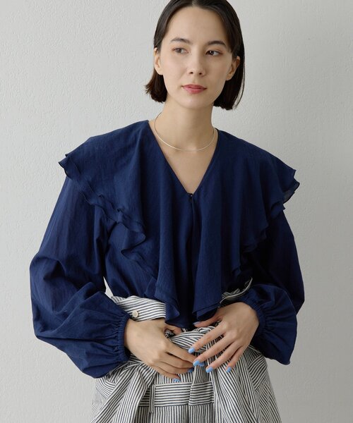 Whim Gazette（ウィムガゼット）の「ローンフリルブラウス（シャツ/ブラウス・レディース・ネイビー/オフホワイト・FREE）」の15枚目の写真