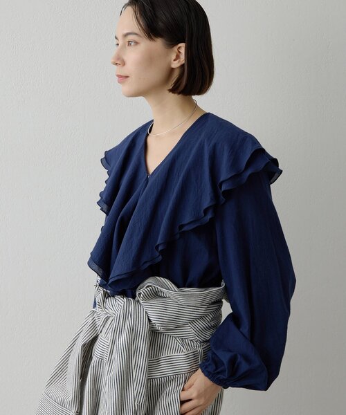 Whim Gazette（ウィムガゼット）の「ローンフリルブラウス（シャツ/ブラウス・レディース・ネイビー/オフホワイト・FREE）」の18枚目の写真