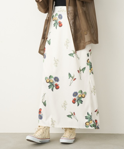 Unitage（ユニテージ）の「ボタニカル柄ロングスカート（スカート・レディース・ブラック/アイボリー・FREE）」の18枚目の写真