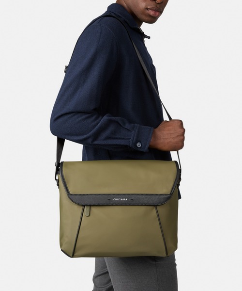 COLE HAAN（コールハーン）の「カールソン フラップ メッセンジャー mens（ビジネスバッグ・メンズ・グリーン・OSFA）」の2枚目の写真