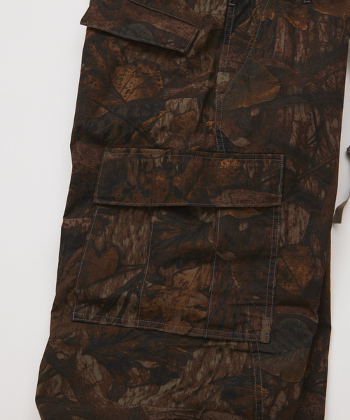 JOURNAL STANDARD（ジャーナルスタンダード）の「3D ミリタリー ジャングル ファティーグ 6ポケット カモ柄 パンツ（カーゴパンツ・メンズ・カーキ/ライトグレー・LARGE/MEDIUM）」の5枚目の写真