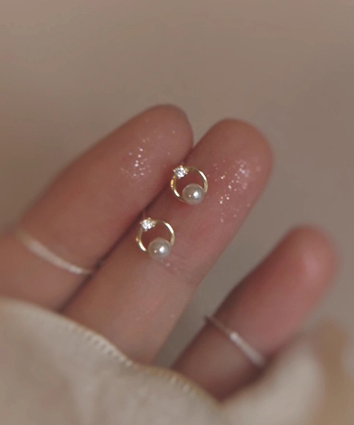 B.I.D.(ビーアイディー)の「《Bz》サークルドットアクリルパールペアピアス(MA/EK491)(ピアス(両耳用)・レディース・シルバー/ゴールド・FREE)」の4枚目の写真