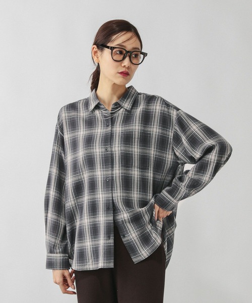 GLOBAL WORK(グローバルワーク)の「フリンジチェックシャツ長袖/633899(シャツ/ブラウス・レディース・ブラウン系8/ホワイト系8/ブラック系9/ブルー系その他・LARGE/MEDIUM)」の3枚目の写真
