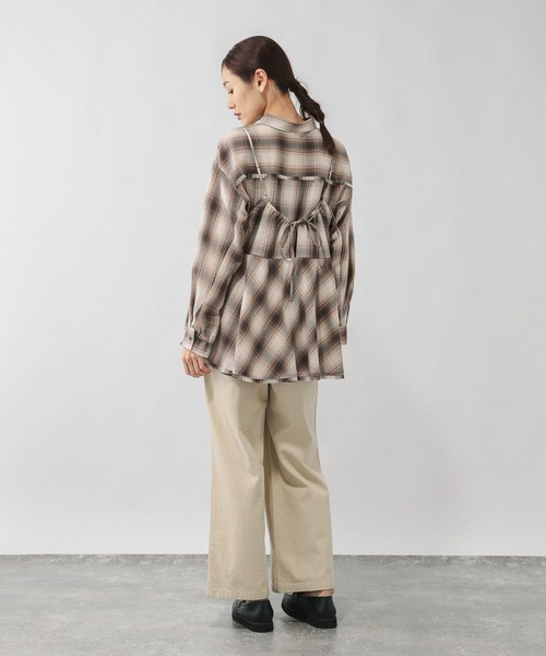 GLOBAL WORK(グローバルワーク)の「フリンジチェックシャツ長袖/633899(シャツ/ブラウス・レディース・ブラウン系8/ホワイト系8/ブラック系9/ブルー系その他・LARGE/MEDIUM)」の6枚目の写真