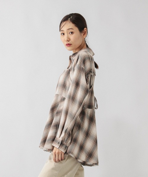 GLOBAL WORK(グローバルワーク)の「フリンジチェックシャツ長袖/633899(シャツ/ブラウス・レディース・ブラウン系8/ホワイト系8/ブラック系9/ブルー系その他・LARGE/MEDIUM)」の7枚目の写真