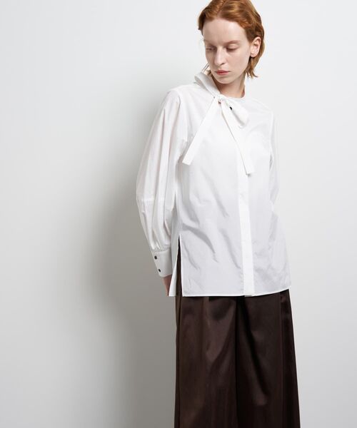 LANVIN en Bleu（ランバンオンブルー）の「シルキータイプライターボウタイリボンブラウス（シャツ/ブラウス・レディース・オフホワイト/ブルー系その他・38）」の2枚目の写真