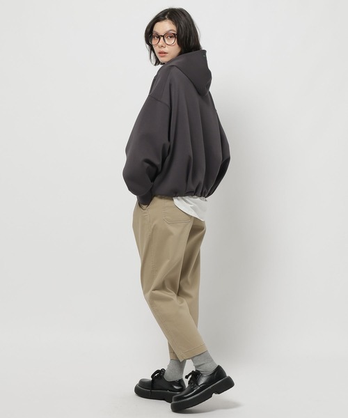 niko and...(ニコアンド)の「ストレッチテーパードパンツ(その他パンツ・レディース・ホワイト/ライトグレー/ライトブルー/ブラック/アイボリー/インディゴブルー/キャメル・MEDIUM/LARGE/SMALL)」の11枚目の写真