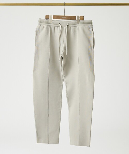 DESIGNWORKS（デザインワークス）の「【セットアップ対応】ドライバーズ ピンタック ニットパンツ（スラックス・メンズ・グレイッシュベージュ/ネイビー・48/46）」の10枚目の写真