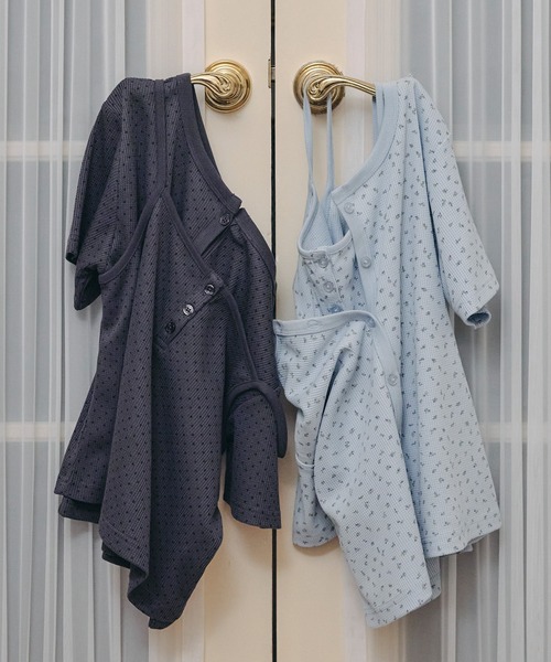 Unblend（アンブレンド）の「【Unblend】2セット ワッフル アソート ヘンリーネックキャミソール/コンパクトカーディガン（カーディガン/ボレロ・レディース・チャコール/ブラック/ライトブルー/杢グレー/オフホワイト・FREE）」の7枚目の写真