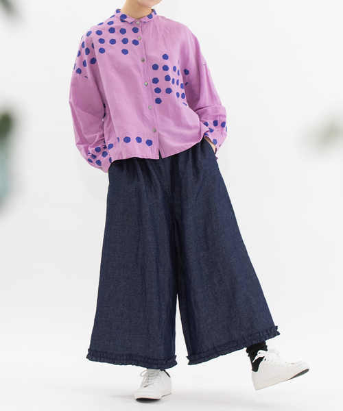 nop de nod(ノップドゥノッド)の「リネンレーヨンパネルドットシャツ(シャツ/ブラウス・レディース・ブラック/ピンク/ブルー・3)」の4枚目の写真