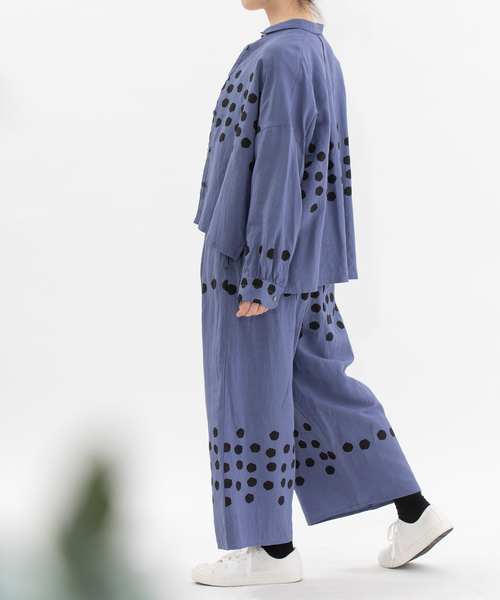 nop de nod(ノップドゥノッド)の「リネンレーヨンパネルドットシャツ(シャツ/ブラウス・レディース・ブラック/ピンク/ブルー・3)」の21枚目の写真