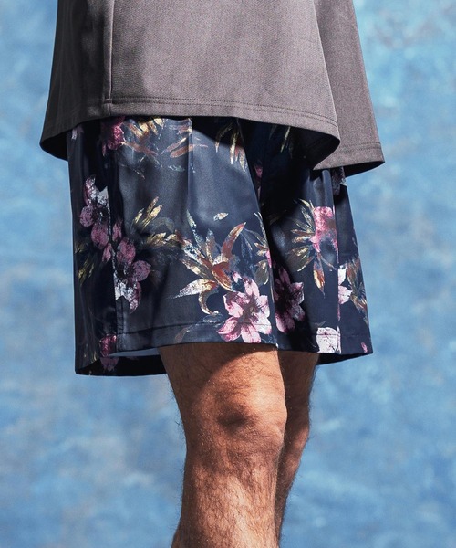 Jih Nunc（ジーヌンク）の「mp14618-フラワー総柄プリントタックショートパンツ(JIH-R1173)（その他パンツ・メンズ・ホワイト/ネイビー/ライトベージュ・S/M/L）」の3枚目の写真