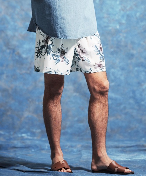 Jih Nunc（ジーヌンク）の「mp14618-フラワー総柄プリントタックショートパンツ(JIH-R1173)（その他パンツ・メンズ・ホワイト/ネイビー/ライトベージュ・S/M/L）」の4枚目の写真