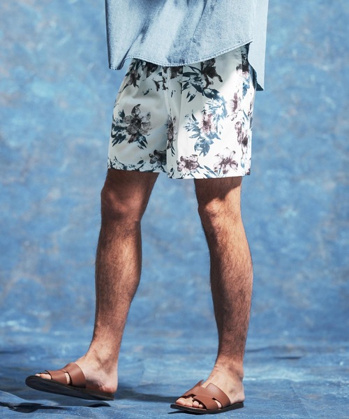 Jih Nunc（ジーヌンク）の「mp14618-フラワー総柄プリントタックショートパンツ(JIH-R1173)（その他パンツ・メンズ・ホワイト/ネイビー/ライトベージュ・S/M/L）」の5枚目の写真