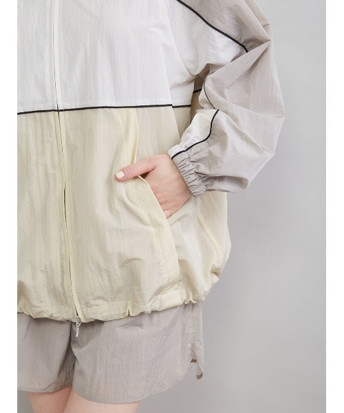 Mila Owen（ミラオーウェン）の「ナイロントラックジャケット（ブルゾン・レディース・ブラック/ベージュ/ミント・F）」の9枚目の写真