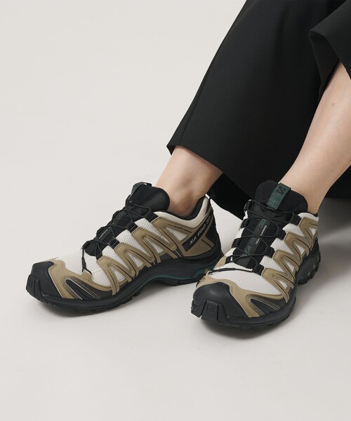SALOMON(サロモン)の「<Salomon>XA PRO 3D スニーカー(スニーカー・レディース・グレー系/その他1・23cm/24cm/25cm/23.5cm/24.5cm)」の2枚目の写真