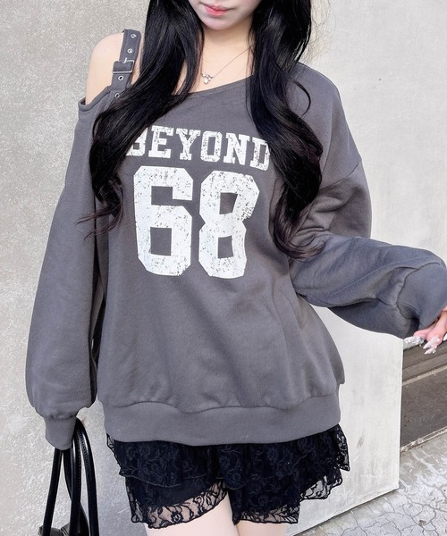 INGNI（イング）の「肩ベルト付ナンバリングスウェットトップス（スウェット・レディース・オートミール/チャコールグレー/ネイビー/カモフラージュ・M）」の6枚目の写真