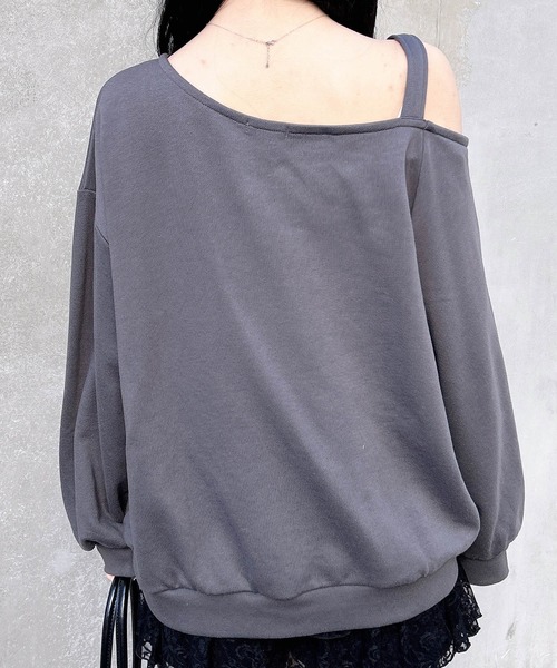 INGNI（イング）の「肩ベルト付ナンバリングスウェットトップス（スウェット・レディース・オートミール/チャコールグレー/ネイビー/カモフラージュ・M）」の9枚目の写真