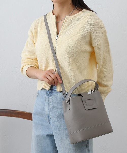 COLONY 2139（コロニートゥーワンスリーナイン）の「ベルトフラップバケットバッグ（ショルダーバッグ・レディース・ブラウン/グレー/ブラック・FREE）」の4枚目の写真