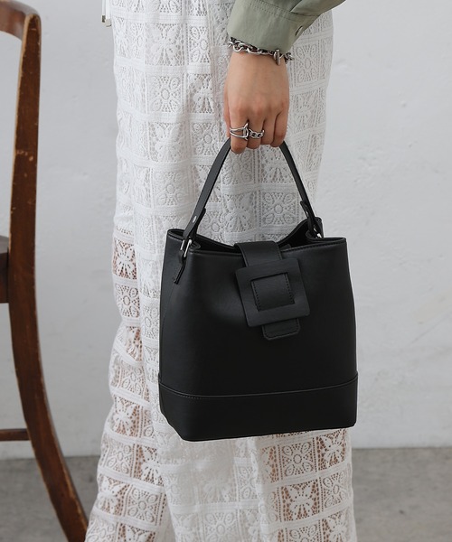 COLONY 2139（コロニートゥーワンスリーナイン）の「ベルトフラップバケットバッグ（ショルダーバッグ・レディース・ブラウン/グレー/ブラック・FREE）」の12枚目の写真