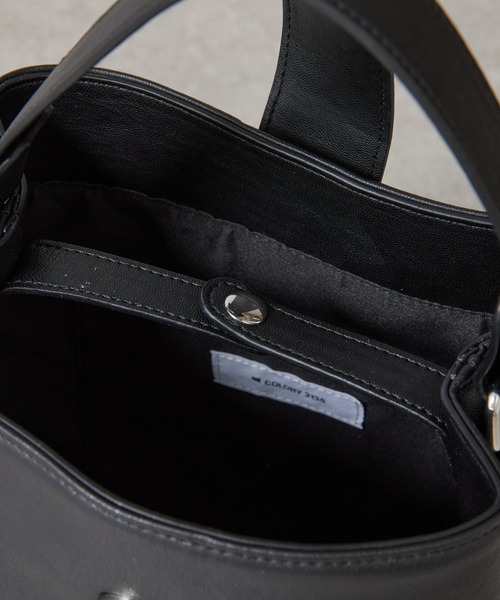 COLONY 2139（コロニートゥーワンスリーナイン）の「ベルトフラップバケットバッグ（ショルダーバッグ・レディース・ブラウン/グレー/ブラック・FREE）」の20枚目の写真