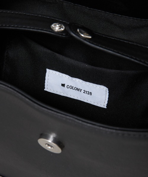 COLONY 2139（コロニートゥーワンスリーナイン）の「ベルトフラップバケットバッグ（ショルダーバッグ・レディース・ブラウン/グレー/ブラック・FREE）」の19枚目の写真