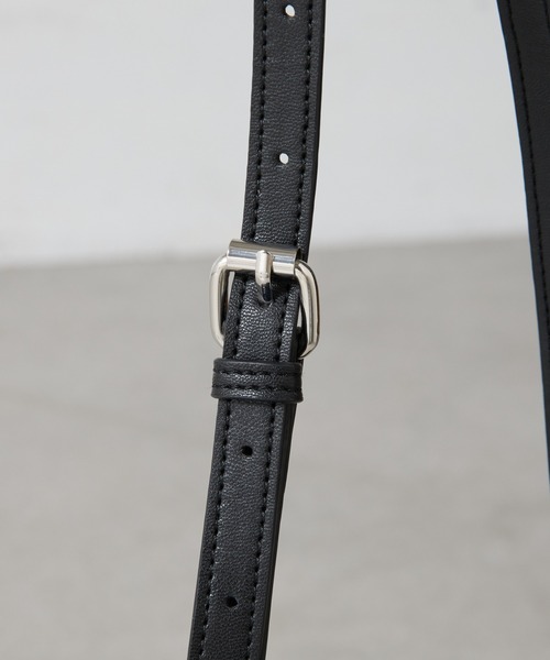 COLONY 2139（コロニートゥーワンスリーナイン）の「ベルトフラップバケットバッグ（ショルダーバッグ・レディース・ブラウン/グレー/ブラック・FREE）」の18枚目の写真