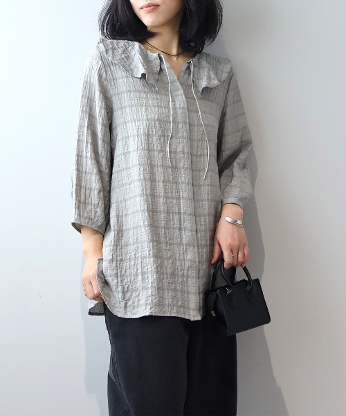 leswel(レスウェル)の「【M~5L】ドビーチェックフリルカラーブラウス(シャツ/ブラウス・レディース・グリーン/グレー/ブラック・L/LL/3L/4L/5L/M)」の8枚目の写真