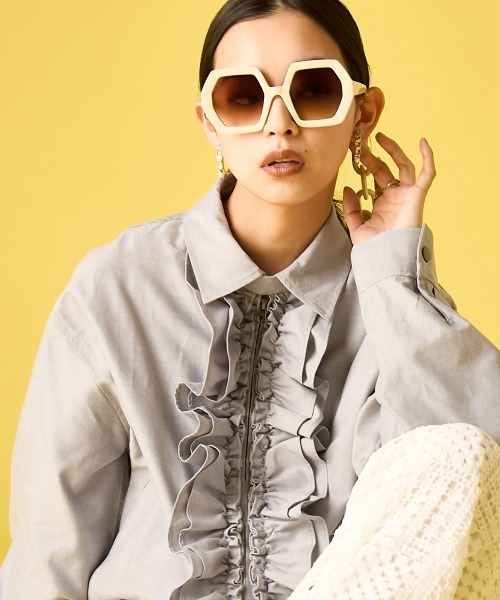 GEVS.（ジェイヴィス）の「フリルブラウスブルゾン＜大きいサイズ有＞GEVS.（ブルゾン・レディース・ブラック/グレー・M/L/LL/3L/4L/5L）」の8枚目の写真