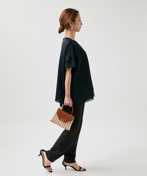 VERMEIL par iena（ヴェルメイユパーイエナ）の「Spun satin レイヤードブラウス（シャツ/ブラウス・レディース・ホワイト/ネイビー・FREE）」の21枚目の写真