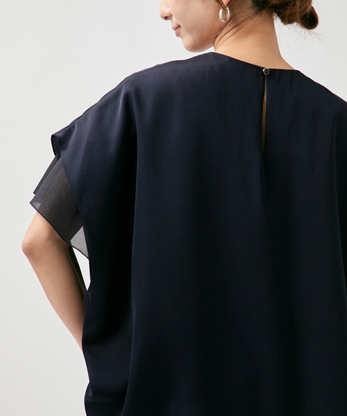 VERMEIL par iena(ヴェルメイユパーイエナ)の「Spun satin レイヤードブラウス(シャツ/ブラウス・レディース・ホワイト/ネイビー・FREE)」の17枚目の写真
