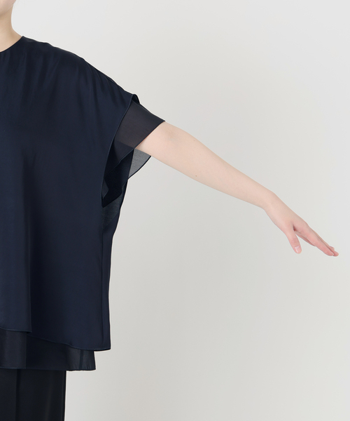 VERMEIL par iena（ヴェルメイユパーイエナ）の「Spun satin レイヤードブラウス（シャツ/ブラウス・レディース・ホワイト/ネイビー・FREE）」の3枚目の写真