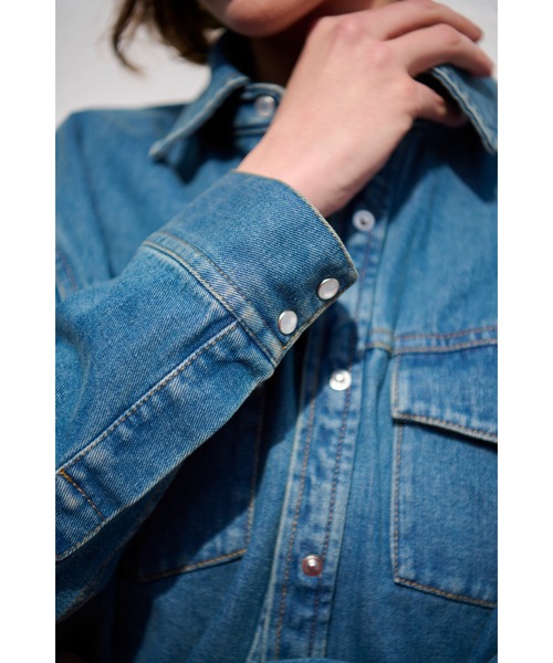 Estella.K(エステラケー)の「Isadora Denim Shirt Jacket クロップデニムシャツジャケット(デニムジャケット・レディース・ネイビー・FREE)」の8枚目の写真