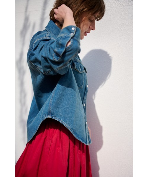 Estella.K(エステラケー)の「Isadora Denim Shirt Jacket クロップデニムシャツジャケット(デニムジャケット・レディース・ネイビー・FREE)」の3枚目の写真