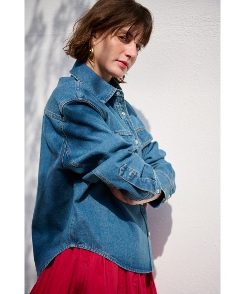 Estella.K(エステラケー)の「Isadora Denim Shirt Jacket クロップデニムシャツジャケット(デニムジャケット・レディース・ネイビー・FREE)」の6枚目の写真