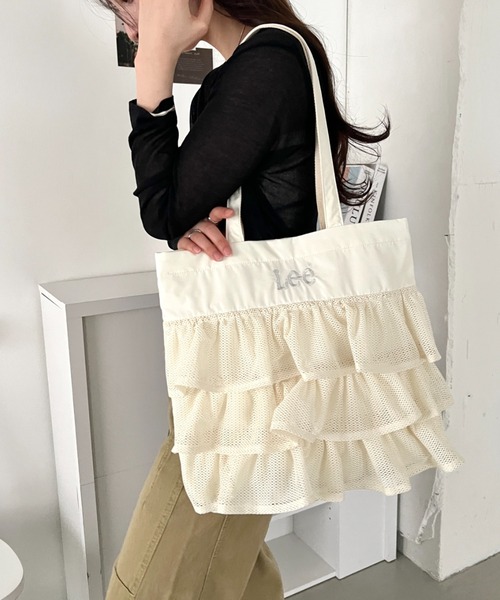 Lee(リー)の「Lee/メッシュフリル BIG トートバッグ/軽量/レディース(トートバッグ・レディース・オフホワイト/ブラック・FREE)」の4枚目の写真