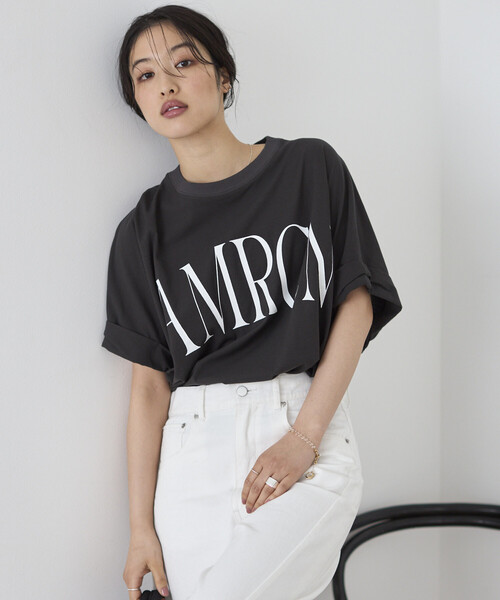 AMERICANA（アメリカーナ）の「Americana/アメリカーナ 別注 クロップド ワイドシルエット ロールアップTシャツ（Tシャツ/カットソー・レディース・チャコールグレー/ホワイト/ブラウン・ONE SIZE）」の18枚目の写真