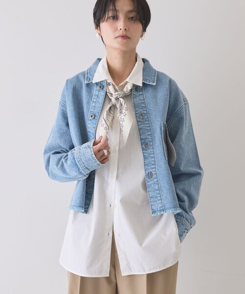 AMERICAN HOLIC(アメリカンホリック)の「カットオフショート丈デニムシャツ(シャツ/ブラウス・レディース・インディゴブルー/ライトインディゴブルー・FREE)」の4枚目の写真