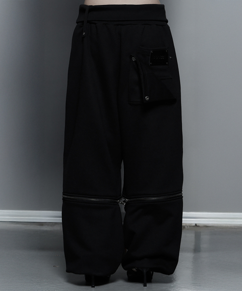 ETRE AU SOMMET(エトレオソメ)の「Zipper 2-Way Double Knee Bermuda Wide Pants (Black)(スウェットパンツ・レディース・ブラック・FREE)」の5枚目の写真