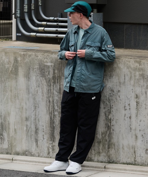 Eddie Bauer(エディーバウアー)の「EBTEK ハードウォッシュド ジップシャツ(シャツ/ブラウス・メンズ・グレイッシュブルー/ブルー/モスグリーン・S/M/L/XL)」の6枚目の写真