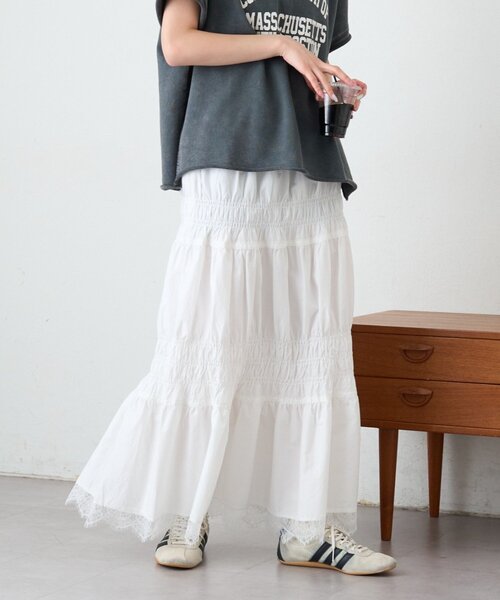 CIAOPANIC TYPY（チャオパニックティピー）の「裾レースシャーリングスカート（スカート・レディース・ホワイト/サックスブルー/ブラック・ONE SIZE）」の2枚目の写真