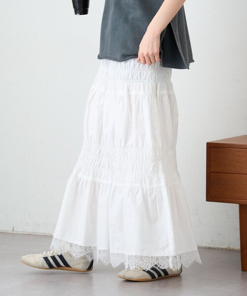 CIAOPANIC TYPY（チャオパニックティピー）の「裾レースシャーリングスカート（スカート・レディース・ホワイト/サックスブルー/ブラック・ONE SIZE）」の19枚目の写真