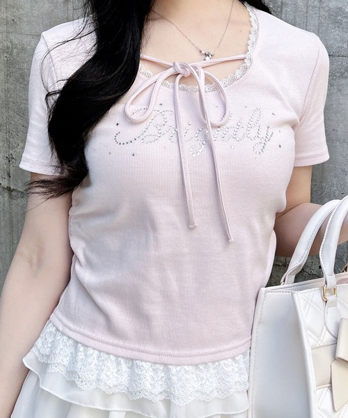 INGNI（イング）の「リボン付レース出しラインストーンロゴトップス（Tシャツ/カットソー・レディース・ライトピンク/ブラック/グレー/オフホワイト・M）」の4枚目の写真