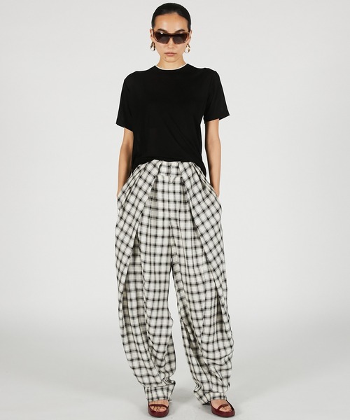 PRANK PROJECT(プランクプロジェクト)の「【2026Summer Pre-Order】タックフォルムボリュームチェックパンツ / Tuck Form Volume Check Pants(その他パンツ・レディース・マルチ・36/38)」の5枚目の写真